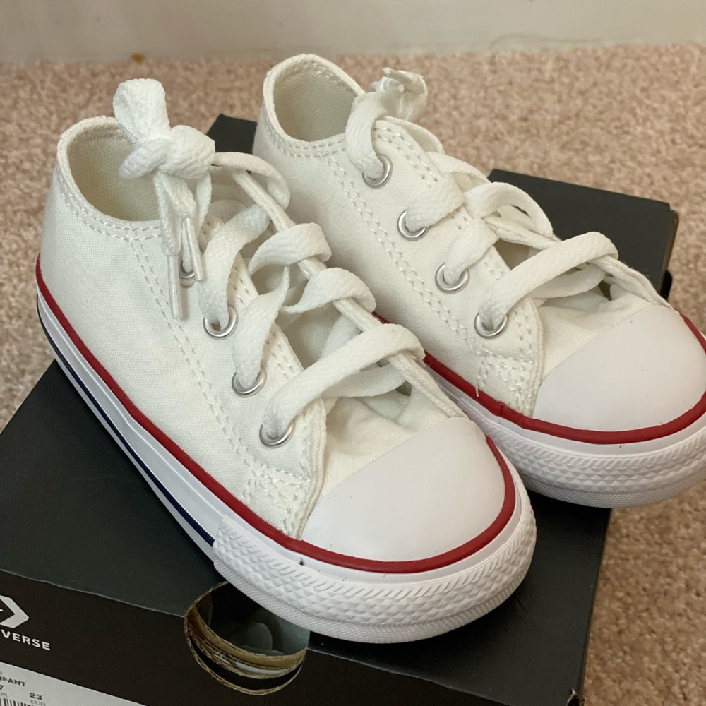 Never worn converse sneakers